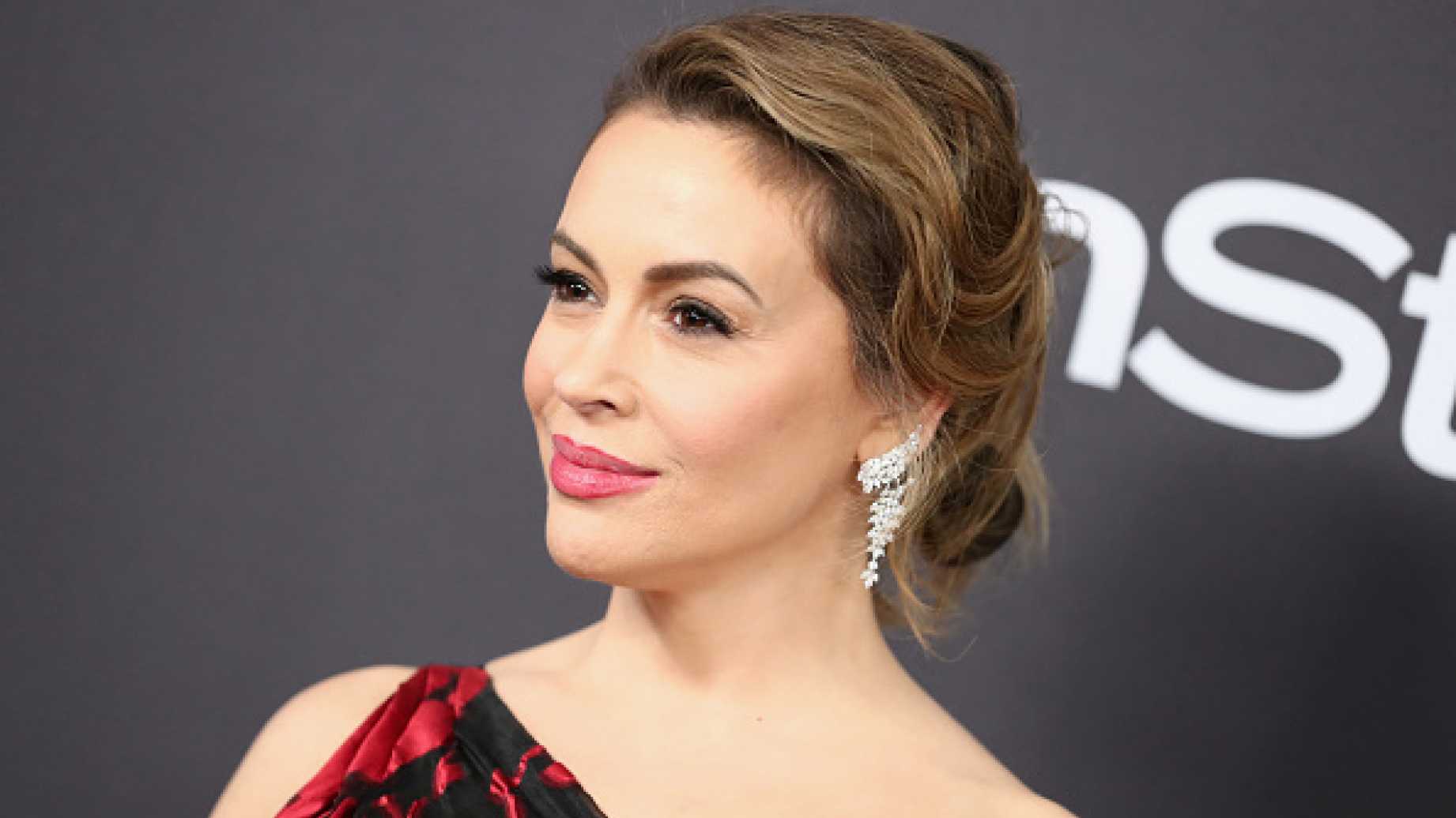 alyssa-milano-empowering